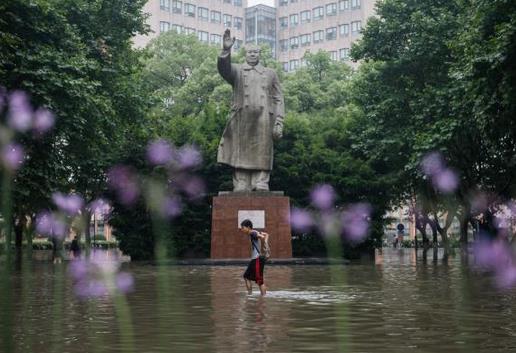 上海多所大学暴雨被淹 同济:前年开始研究解决